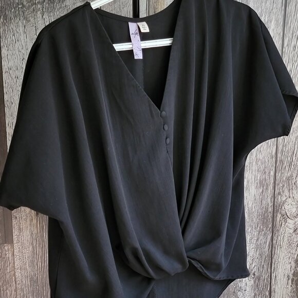 Black Oversized Crossover-Hem Top - Picture 2 of 4